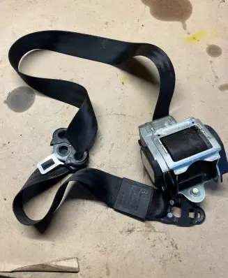 Audi A6 S6 C6 4F Front seatbelt 605405300