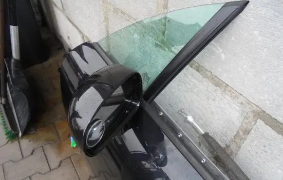 Audi TT Mk1 Front door electric wing mirror 