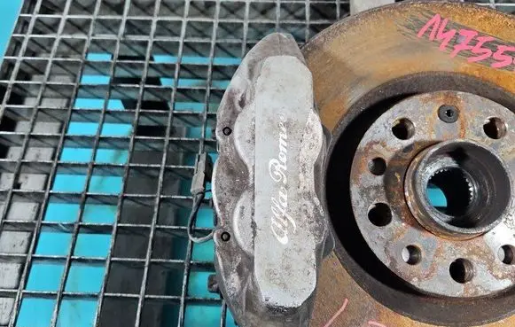 Front brake caliper