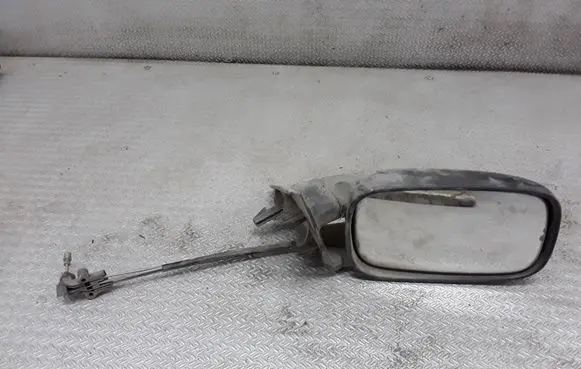 Volkswagen PASSAT B4 Manual wing mirror E10017300