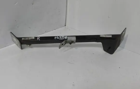 Audi A8 S8 D3 4E Fender mounting bracket 4E0805464E