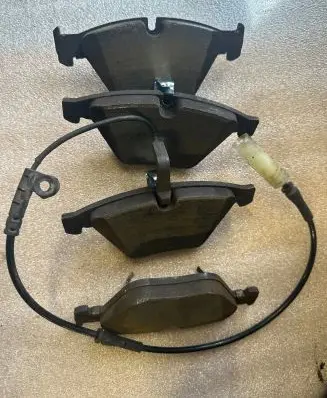 BMW 5 E60 E61 Brake pads (front) 