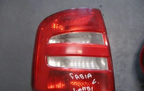 Skoda Fabia Mk1 (6Y) Rear/tail lights 6Y9945111 6Y9945411