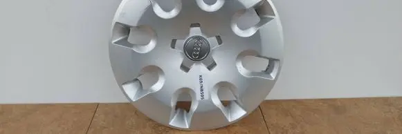 Audi A1 R15 wheel hub/cap/trim 8X0601147