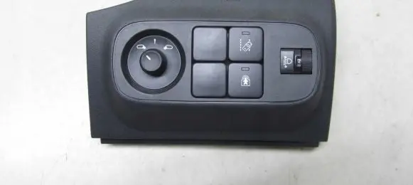 Citroen C3 Wing mirror switch 9812439977