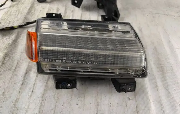 Jeep Wrangler Headlight/headlamp 55112884 55112884AF 300620