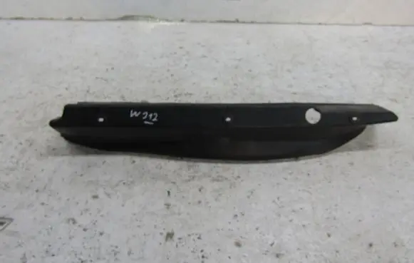 Mercedes-Benz E W212 Fender end trim A2128890125
