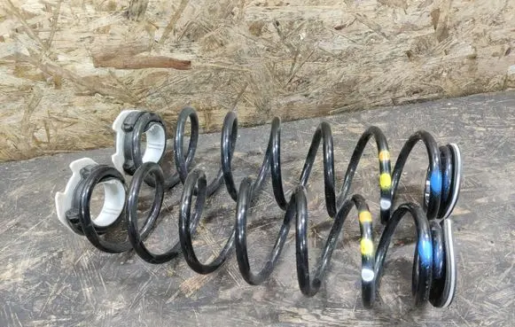 Opel Mokka B Rear coil spring