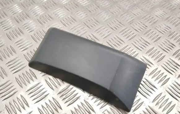 Rear fender molding trim