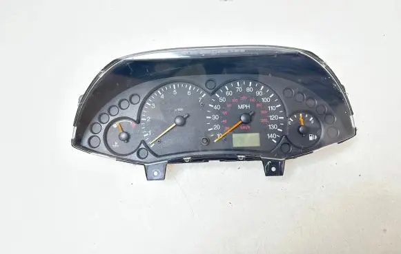 Ford Focus Speedometer (instrument cluster) 98AP1084BC