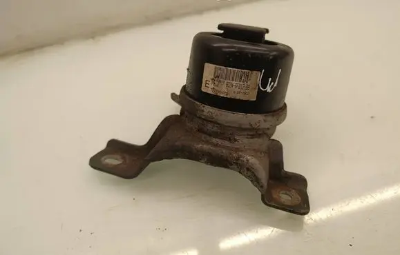 Volvo XC60 Engine mount bracket G2517002
