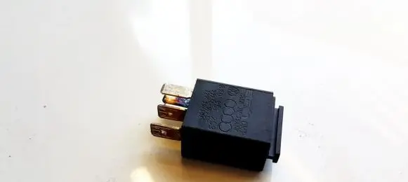 Audi A4 S4 B7 8E 8H Other relay 8Z0951253