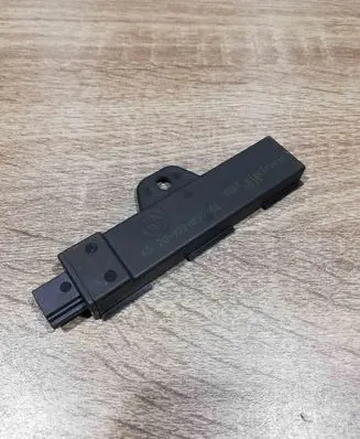 BMW X5 F15 Keyless system antenna 922083202 65209220832