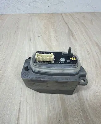 BMW 5 G30 G31 G38 LED ballast control module E9161113R 10390120780