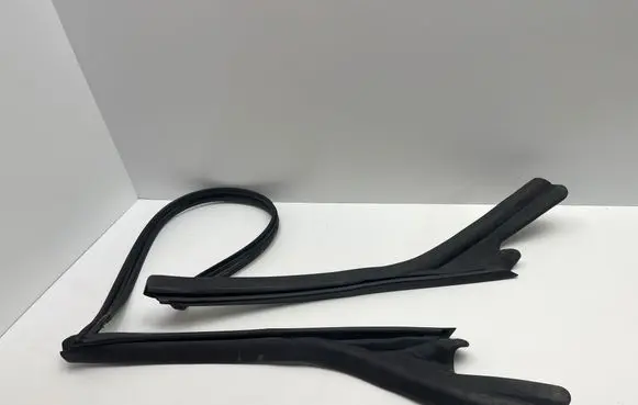 Audi A3 S3 8P Rubber seal front coupe door window 8P7871465B 8P7871465A