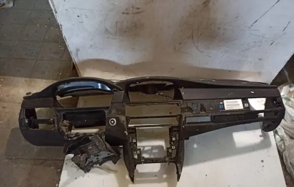 BMW 5 E60 E61 Dashboard 7034108