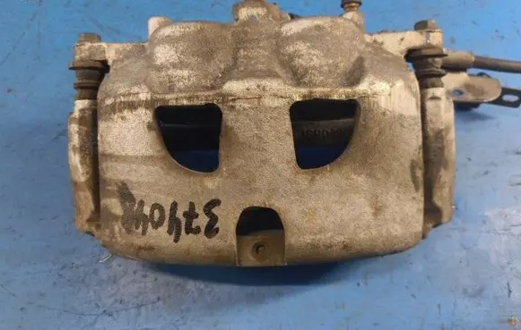 Ford Expedition Front brake caliper 16905101