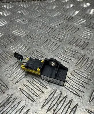 Honda CR-V Airbag deployment crash/impact sensor 77970T2AA010M4 G0VT4E17Y 5WK44621