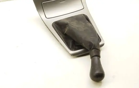 Subaru Forester SG Gear lever shifter trim leather/knob