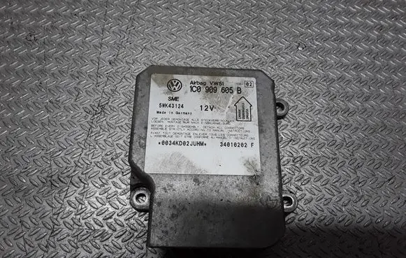 Volkswagen PASSAT B5.5 Airbag control unit/module 1C0909605