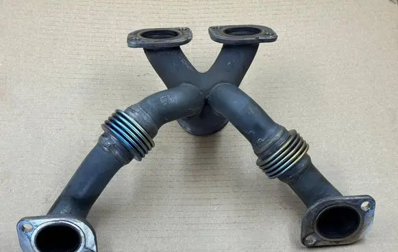 BMW M5 F90 Exhaust manifold 7843780 11627843780