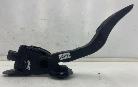 Mazda 6 Accelerator throttle pedal GS1D41600