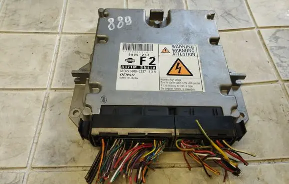 Nissan Almera N16 Engine control unit/module MB2758002337 5800233