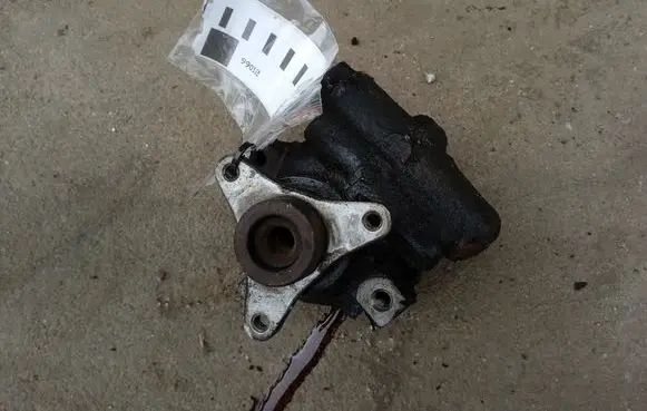 Renault Laguna I Power steering pump