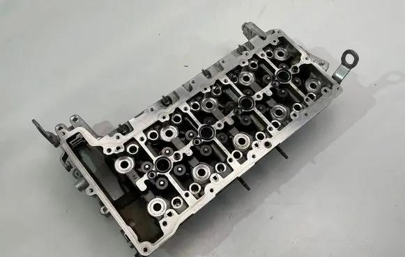 BMW 3 F30 F35 F31 Engine head 8580263