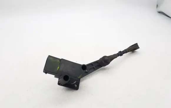 Land Rover Discovery 3 - LR3 Front air suspension height level sensor AH223C097AB