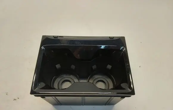 Ford Explorer Cup holder front 