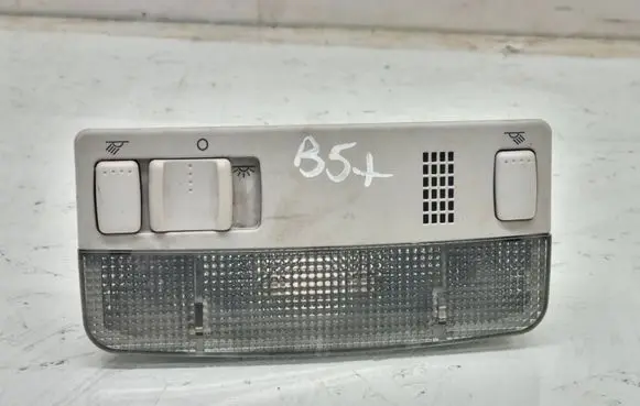 Volkswagen PASSAT B5.5 Front seat light 3B0947105C