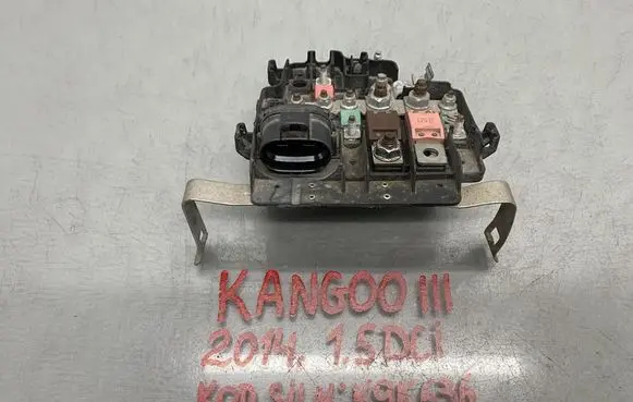 Renault Kangoo II Battery relay fuse 