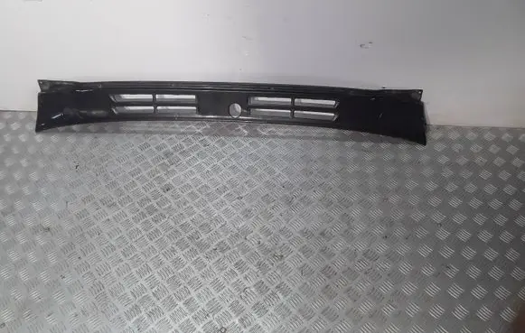 Mitsubishi Pajero Windshield trim