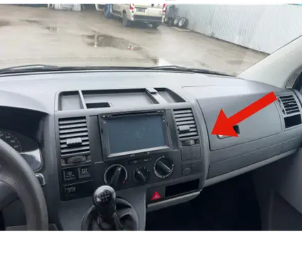 Volkswagen Transporter - Caravelle T5 Radio/GPS head unit trim 7H0857237E