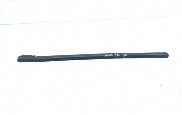 Ford Focus Rear door glass trim molding 4M51A25605