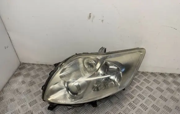 Toyota Auris 150 Headlight/headlamp 8115002460