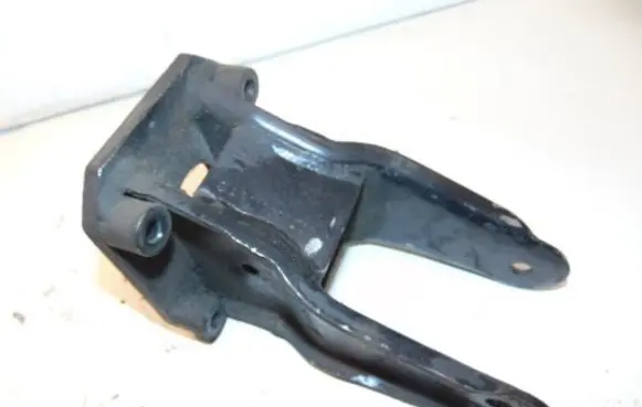 Mercedes-Benz Vito Viano W638 Engine mounting bracket A6012200207 A6012200007 A6012233704