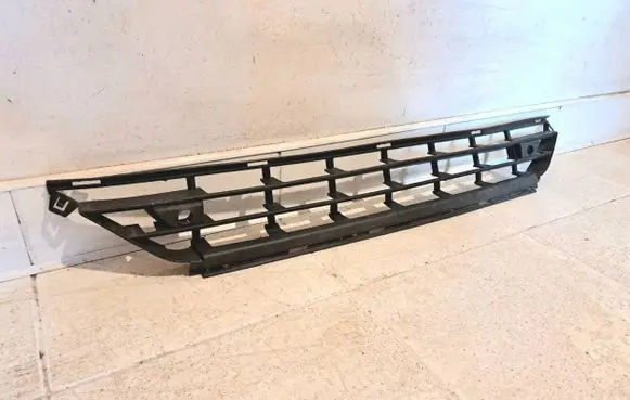 Volvo XC60 Front bumper lower grill 31323775