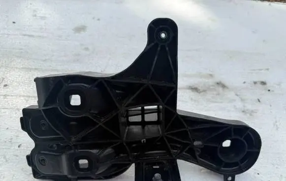 Audi Q6 e-tron Headlight/headlamp mounting bracket 85H805608