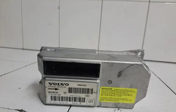 Volvo V70 Airbag control unit/module P8651523 030014017301 0285001456