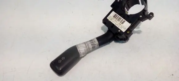 Volkswagen PASSAT B5.5 Indicator stalk 8L0953513G