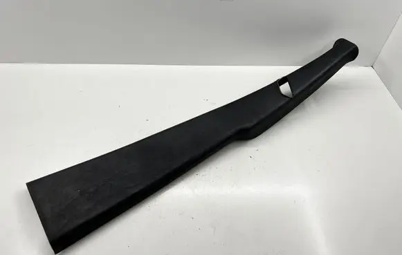 Mercedes-Benz W123 (B) pillar trim (top)