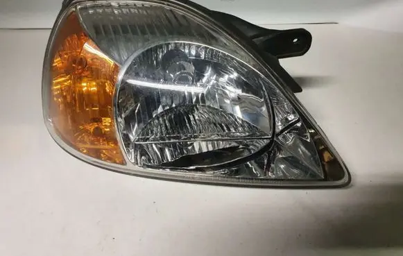 KIA Rio Headlight/headlamp 92102FD0