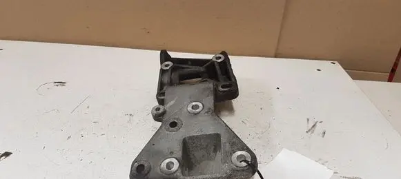 Volvo V50 Generator/alternator bracket 31251652