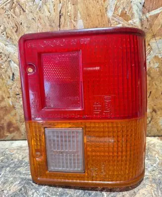 Mitsubishi Pajero Rear/tail lights