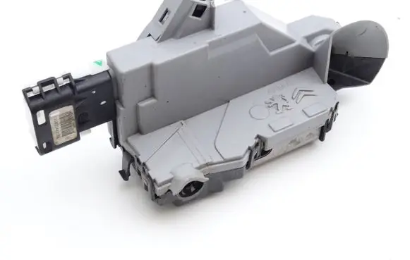 Citroen C5 Front door lock 574390