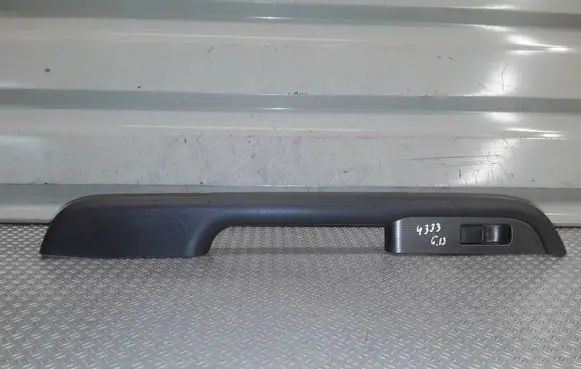 Nissan X-Trail T30 Rear door handle trim 829488H300X