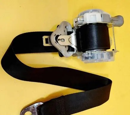 Nissan Micra Front seatbelt 33057374