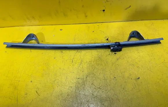 Opel Zafira B Front door windshield rail 13132428